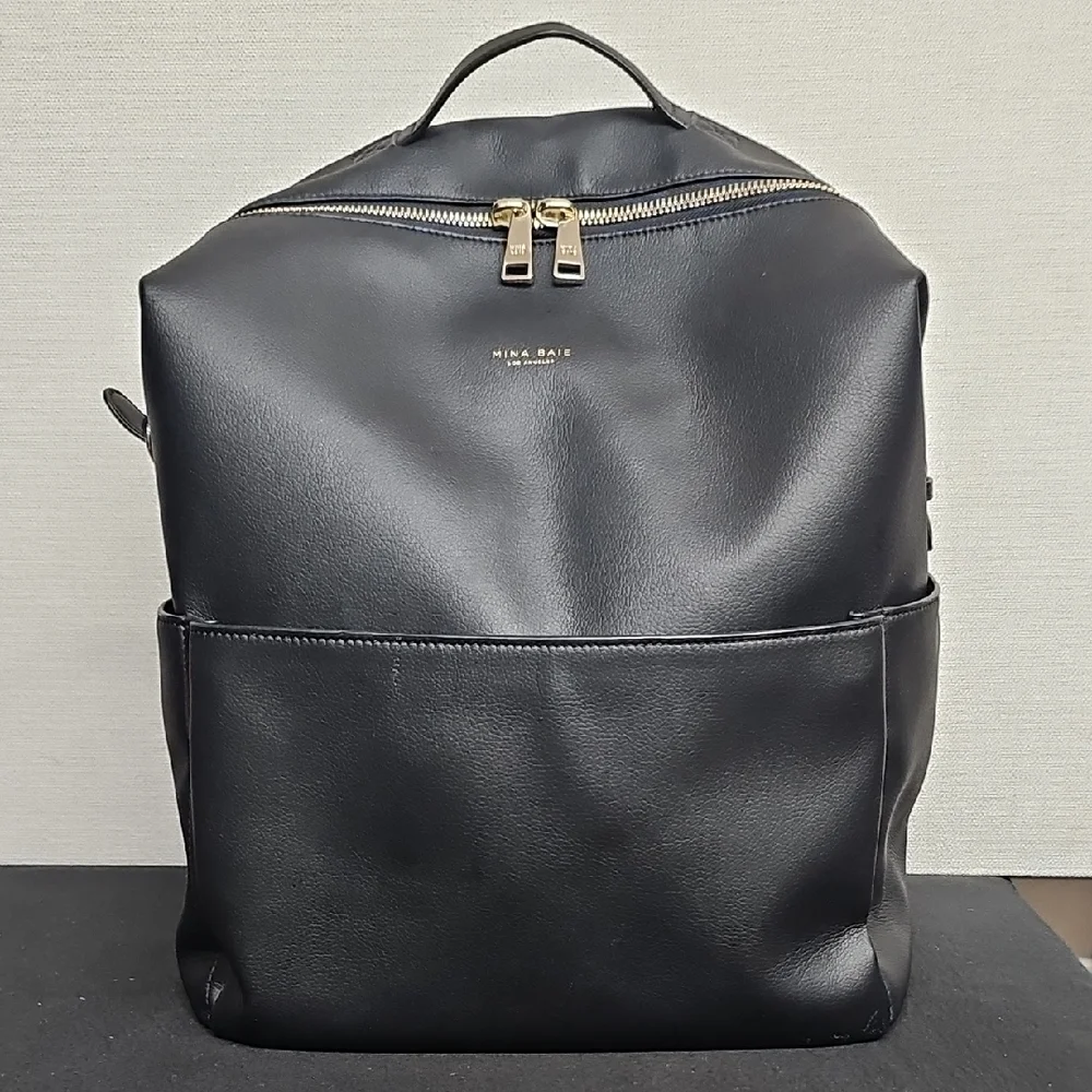 Mina Baie Black Leatherette Backpack - Sleek Women's Daypack